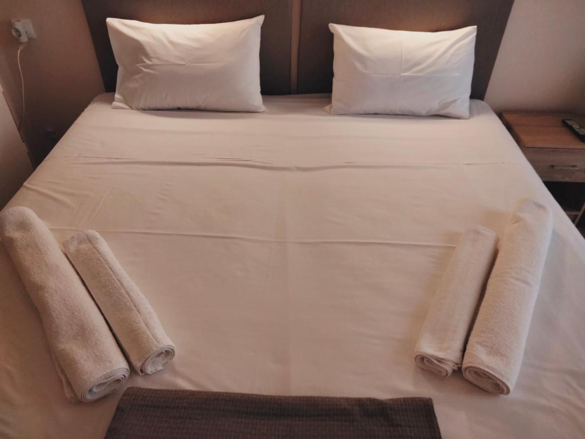 Golden Star Hotell Agia Marina  Exteriör bild